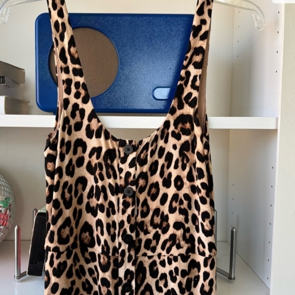 GOOD AMERICAN Good Touch Button Front Midi Dress in Leopard - Picture 4 of 7